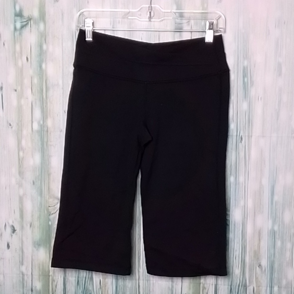Lululemon cross over waist capris black size 8